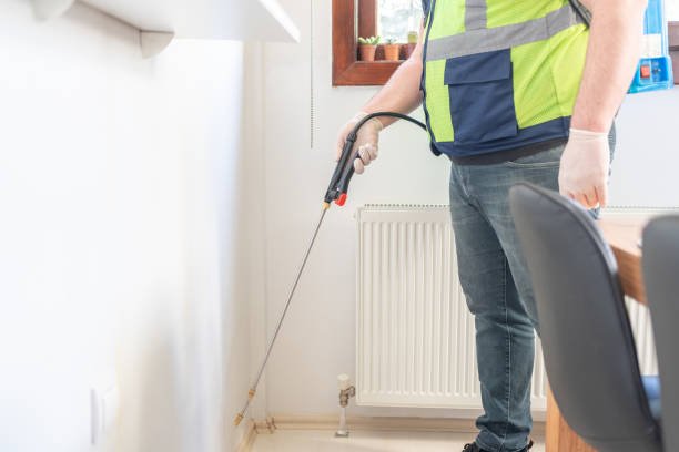 Best Exterminator Services  in West Liberty, IA